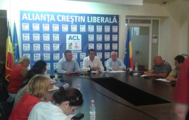 Chiru şi Dragomir au dat de pământ cu Boc: Îşi umileşte întreaga carieră